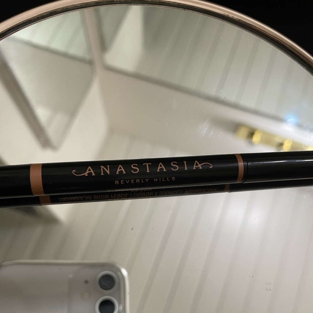 Anastasia Beverly Hills eyebrow pencil